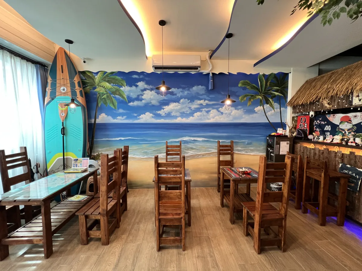 夏灣旅店明亮舒適的公共空間