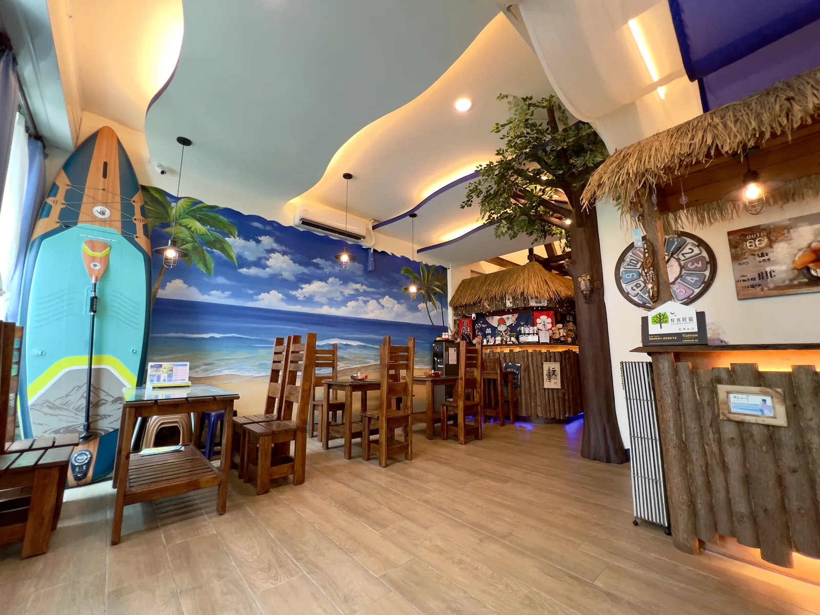 夏灣旅店公共空間正面全景