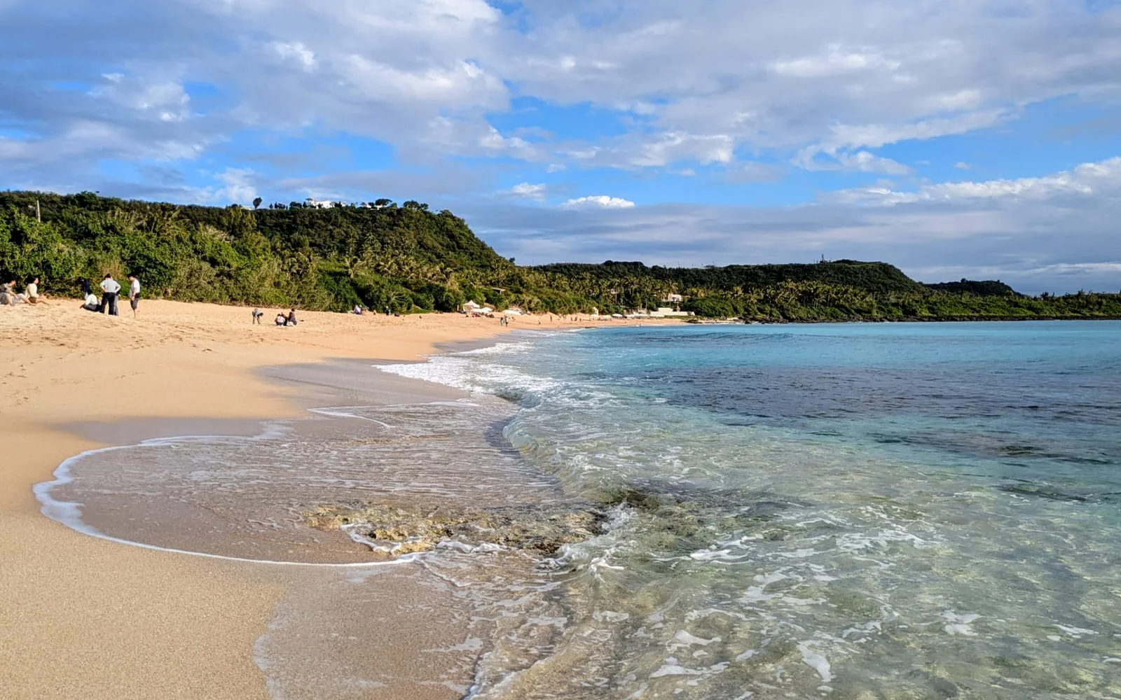 白沙灣沙灘與清澈海水